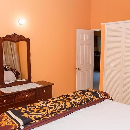 Perfect Vacation Villa Монтего Бей Екстериор снимка