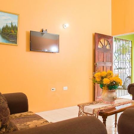 Perfect Vacation Villa Монтего Бей Екстериор снимка